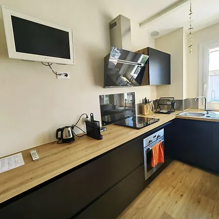 Апартаменти Charmant T2 Mezzanine Climatise Proche Plage Avec Parking Pour 4 Personnes - Fr-1-607-183 Агд